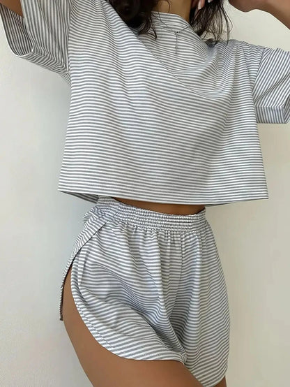 Solid Lounge Set In Various Color Available Midriff-baring Outfit Short-Sleeve Round Neck Top And Shorts Fit Women's Loungewear
